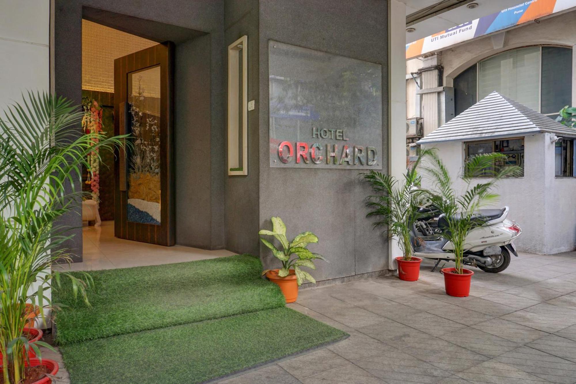 Townhouse Oak Orchard Hotel Pune Exteriör bild